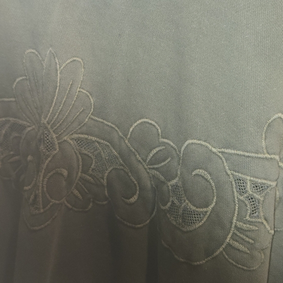 LIKE NEW AE SWEATER - Picture 2 of 2